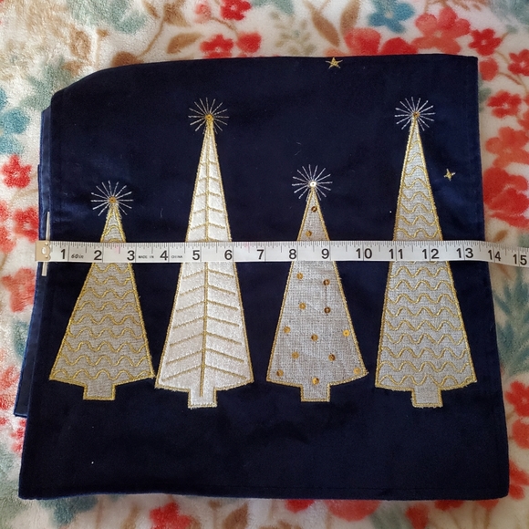 2 Table runners and 4 placemats - Picture 3 of 9